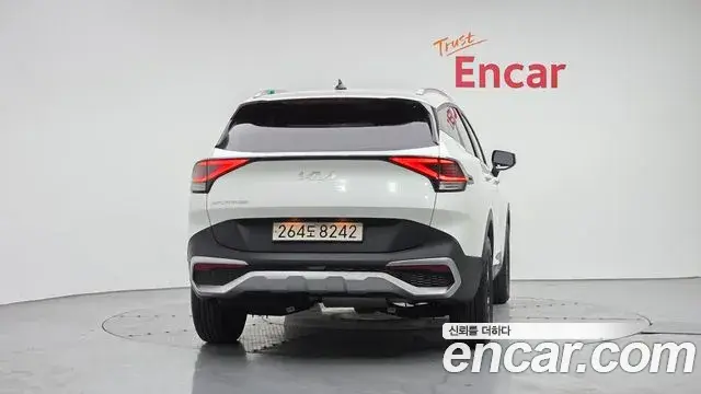 Kia Sportage 2022 — Фото 4/20
