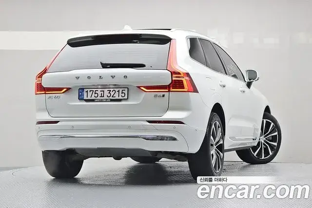 Volvo XC60 2024 — Şəkil 12/16