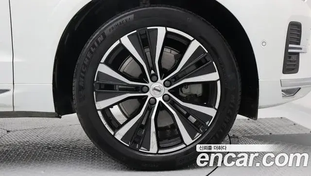 Volvo XC60 2024 — Şəkil 9/16
