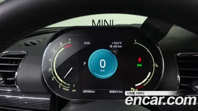 Mini Cooper Clubman 2021 — Photo 8/20