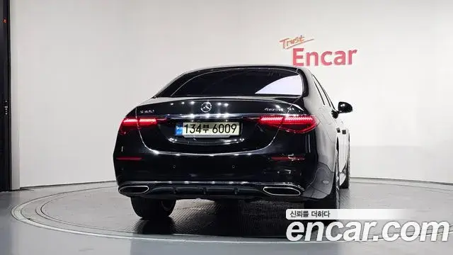 Mercedes-Benz S-Class 2021 — Photo 17/37