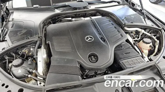 Mercedes-Benz S-Class 2021 — Photo 27/37