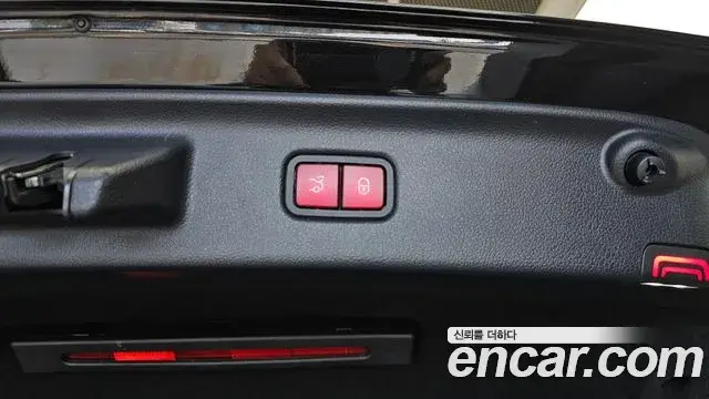 Mercedes-Benz S-Class 2021 — Photo 10/37