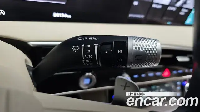 Genesis GV70 2024 — ფოტო 32/34