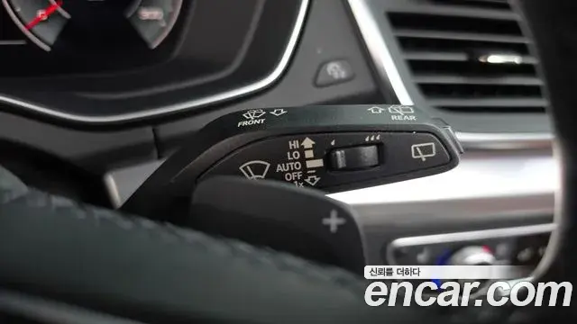 Audi Q5 2021 — ფოტო 27/35