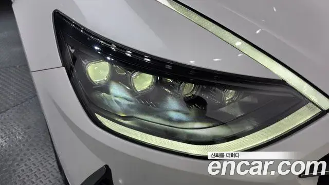 Hyundai Sonata Hybrid 2020 — Şəkil 26/35