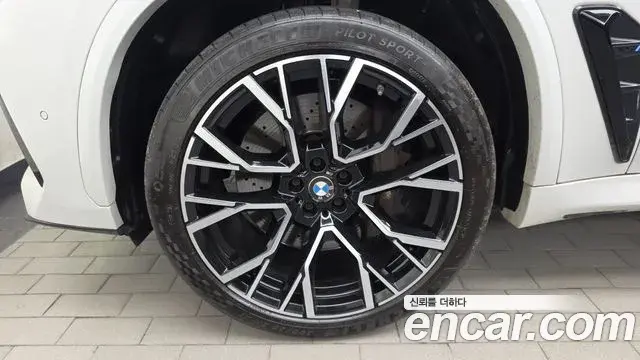 BMW X5M 2021 — ფოტო 17/33