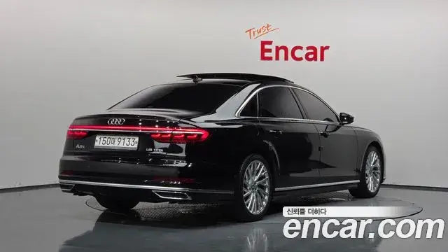 Audi A8 2020 — Фото 2/20