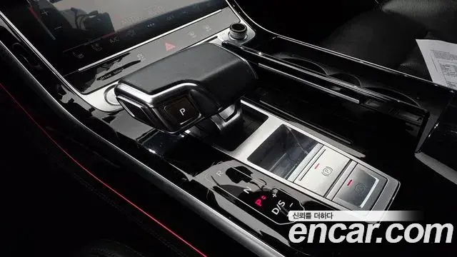 Audi A8 2020 — Фото 9/20