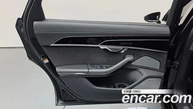 Audi A8 2020 — Şəkil 21/42