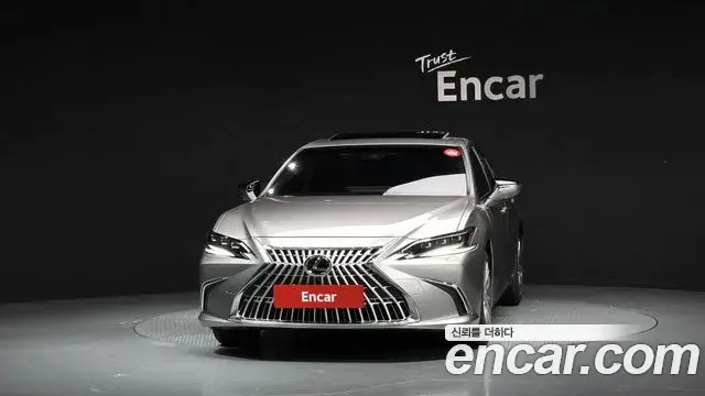 Lexus ES300h 2025 — Şəkil 6/33