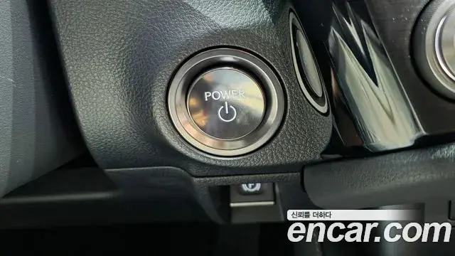 Lexus ES300h 2025 — Şəkil 29/33