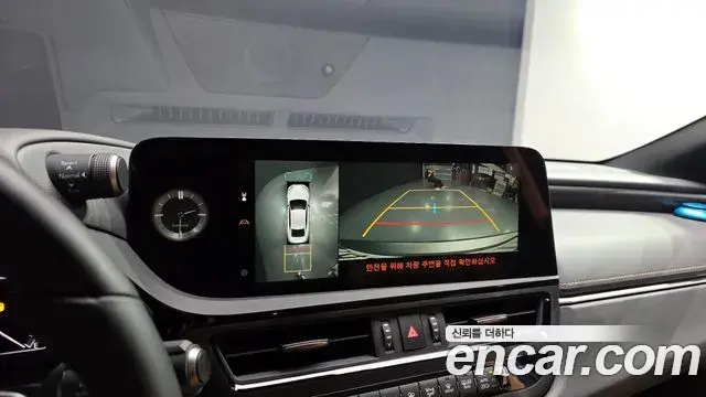 Lexus ES300h 2025 — Şəkil 25/33