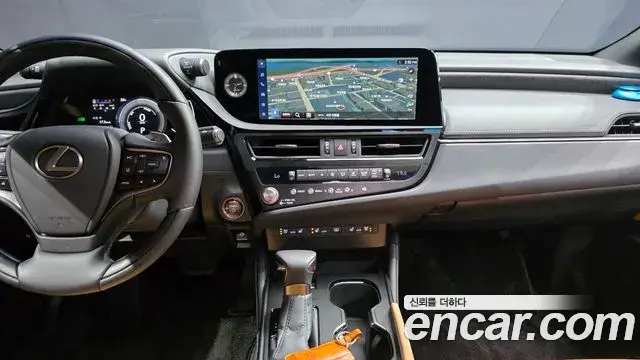 Lexus ES300h 2025 — Şəkil 16/33