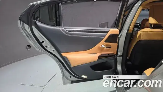 Lexus ES300h 2025 — Şəkil 5/33