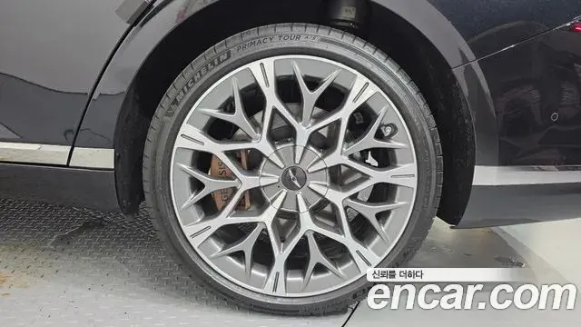 Genesis G90 2025 — Photo 19/34