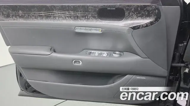 Genesis G90 2025 — Photo 8/34