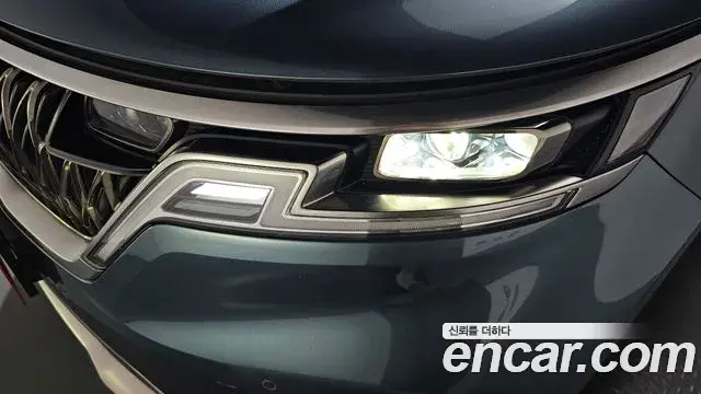 Kia Carnival 2022 — Photo 28/36