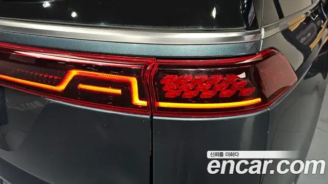 Kia Carnival 2022 — Photo 7/36