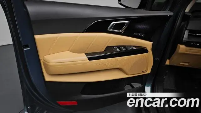 Kia Carnival 2022 — Photo 18/36