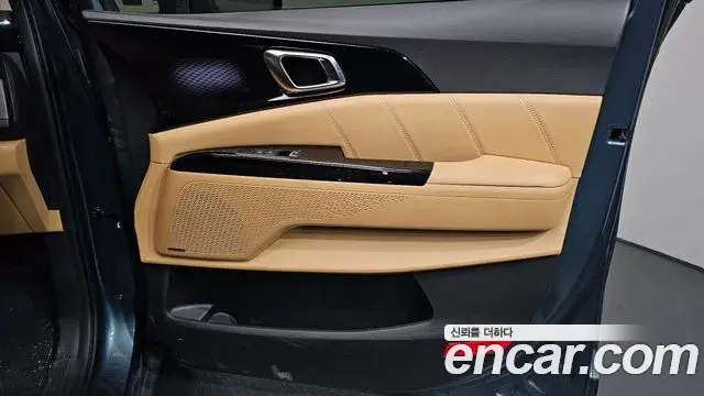 Kia Carnival 2022 — Photo 31/36
