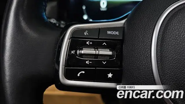 Kia Carnival 2022 — Photo 26/36