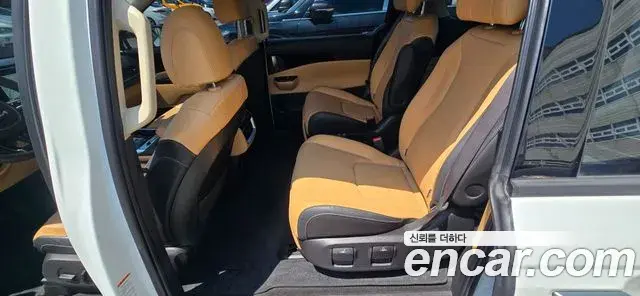 Kia Carnival 2022 — Фото 16/20