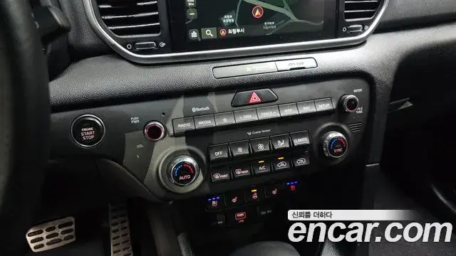 Kia Sportage The Bold 2021 — Photo 17/20