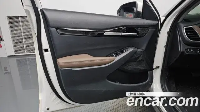 Kia Seltos 2022 — ფოტო 26/31