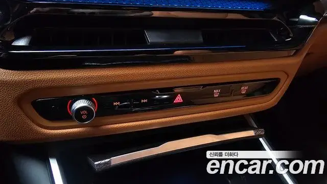 BMW 3 Series 2025 — Фото 19/20