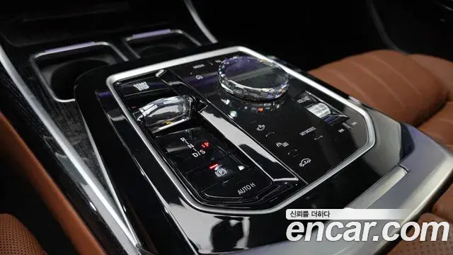 BMW 7 Series 2025 — Фото 9/20