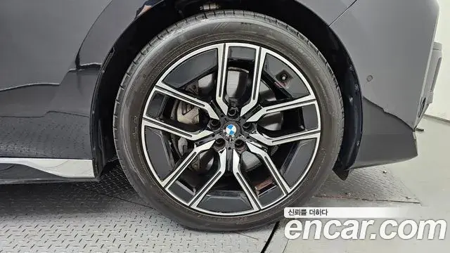 BMW 7 Series 2025 — Photo 29/32