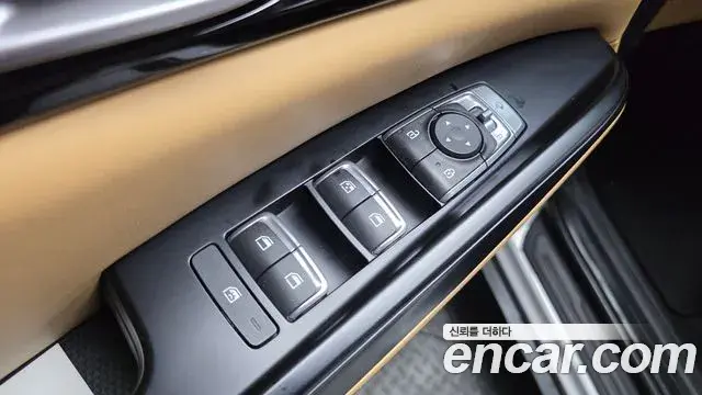 Kia Carnival 2021 — Фото 13/20