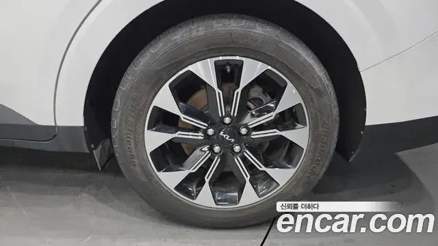 Kia Carnival 2021 — Şəkil 19/31