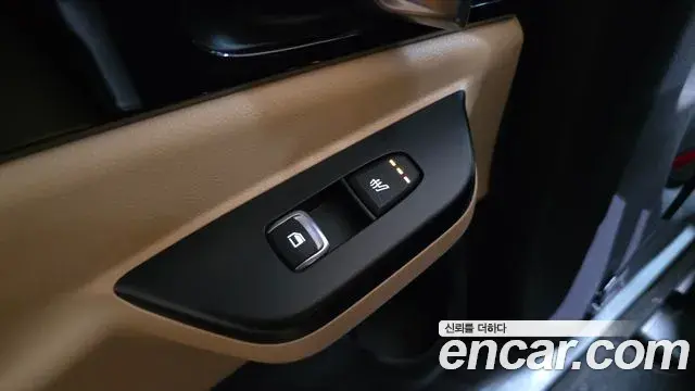 Kia Carnival 2021 — Şəkil 22/31