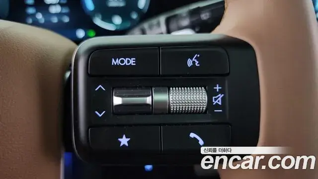 Hyundai Santa Fe 2024 — ფოტო 30/32