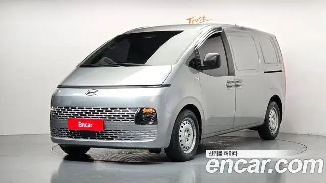 Hyundai Staria 2023 — Фото 1/20