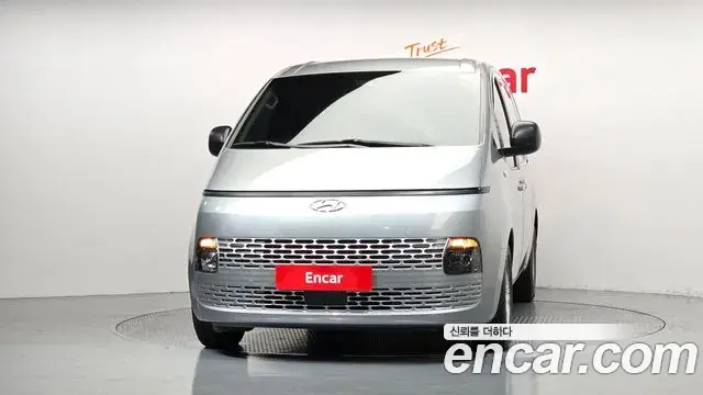 Hyundai Staria 2023 — Фото 3/20