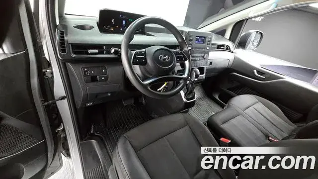 Hyundai Staria 2023 — Фото 7/20
