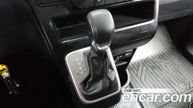 Hyundai Staria 2023 — Фото 9/20