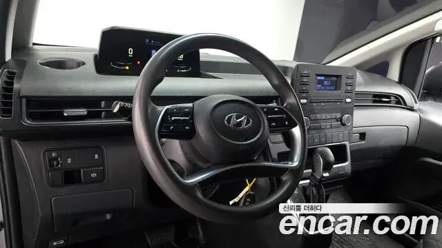 Hyundai Staria 2023 — Фото 13/20