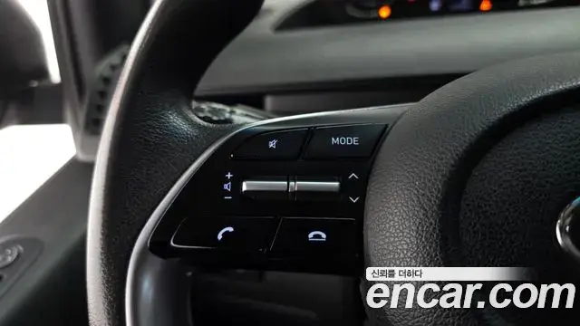 Hyundai Staria 2023 — Фото 16/20