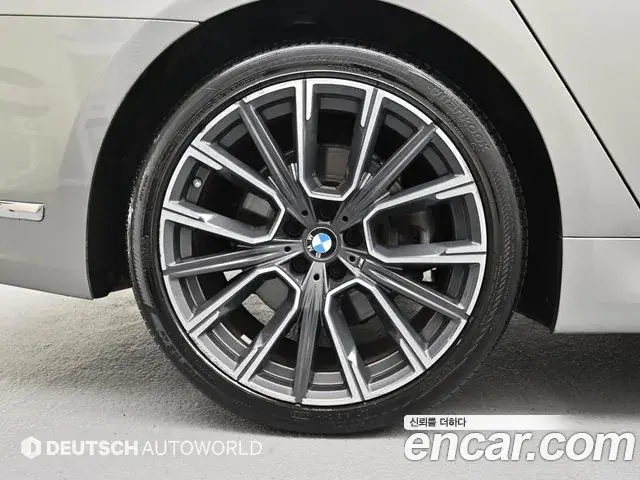 BMW 7 Series 2020 — Фото 4/20