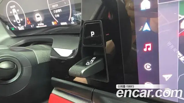 Porsche Panamera 2025 — ფოტო 19/40