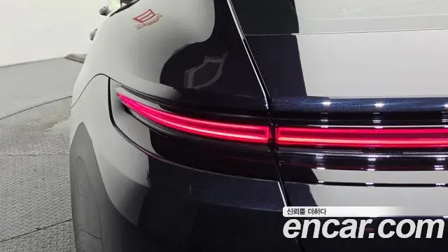 Porsche Panamera 2025 — ფოტო 17/40