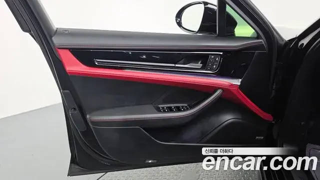 Porsche Panamera 2025 — ფოტო 36/40