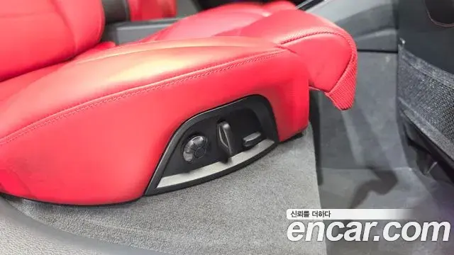 Porsche Panamera 2025 — ფოტო 14/40