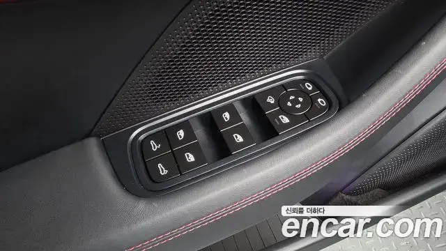 Porsche Panamera 2025 — ფოტო 29/40