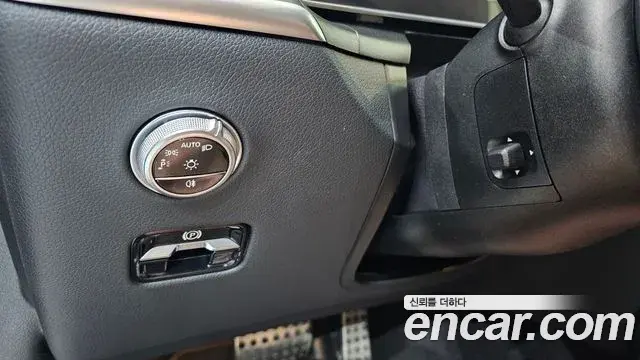 Mercedes-Benz GLC-Class 2023 — ფოტო 19/31