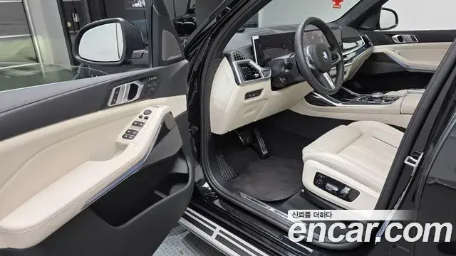 BMW X7 2025 — Фото 10/20